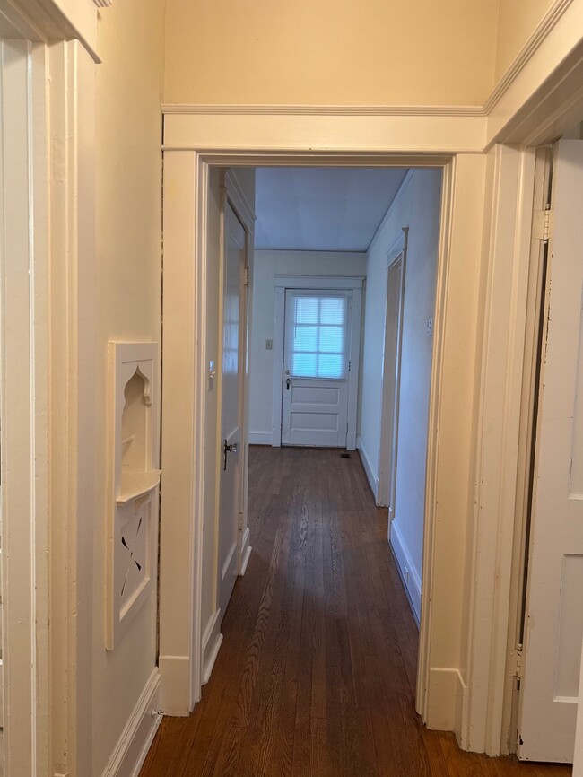 601 Hinsdale St, Unit 2 in Raleigh, NC - Foto de edificio - Building Photo
