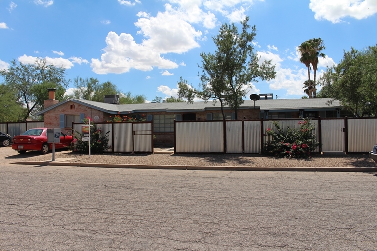 3246 E Edison St in Tucson, AZ - Building Photo