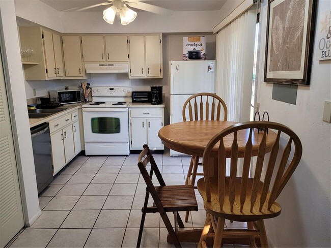 13100 S McCall Rd in Port Charlotte, FL - Foto de edificio - Building Photo