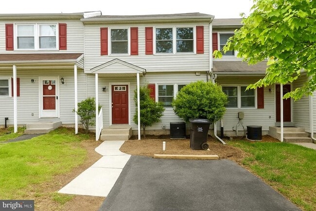 827 High St
