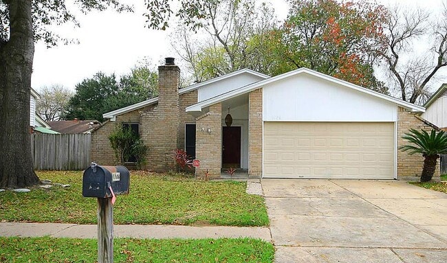 property at 1106 Ravenscourt Dr