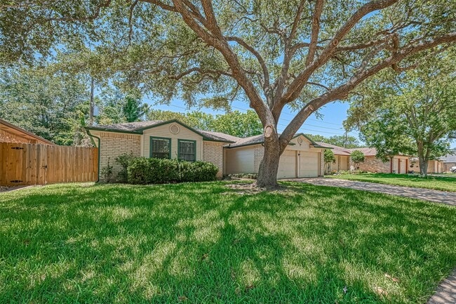 923 Mayweather Ln in Richmond, TX - Building Photo - Building Photo