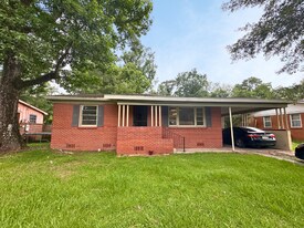916 Delmar Dr in Mobile, AL - Building Photo