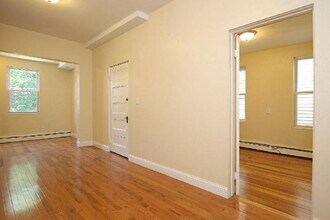 114 Everett St, Unit ##1-1 in Boston, MA - Foto de edificio - Building Photo