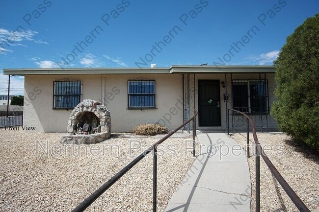 6201 Tesuque Dr in El Paso, TX - Building Photo - Building Photo