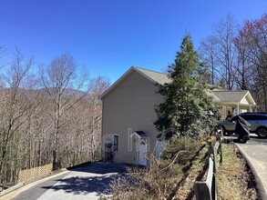 38 Lone Coyote Rdg in Fletcher, NC - Foto de edificio - Building Photo