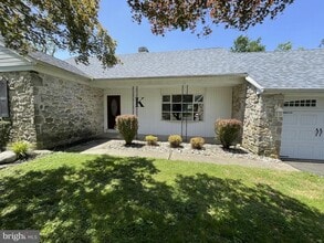 1240 Jacksonville Rd in Ivyland, PA - Building Photo - Building Photo