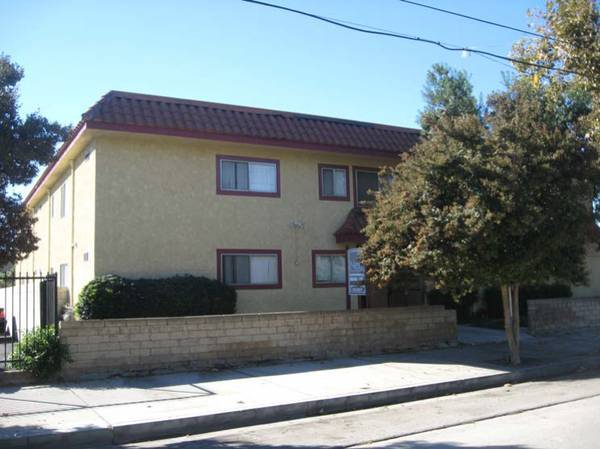 18526 Calvert St in Los Angeles, CA - Building Photo - Building Photo