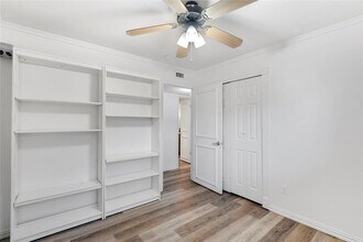 2213 Overglen Dr in Plano, TX - Foto de edificio - Building Photo