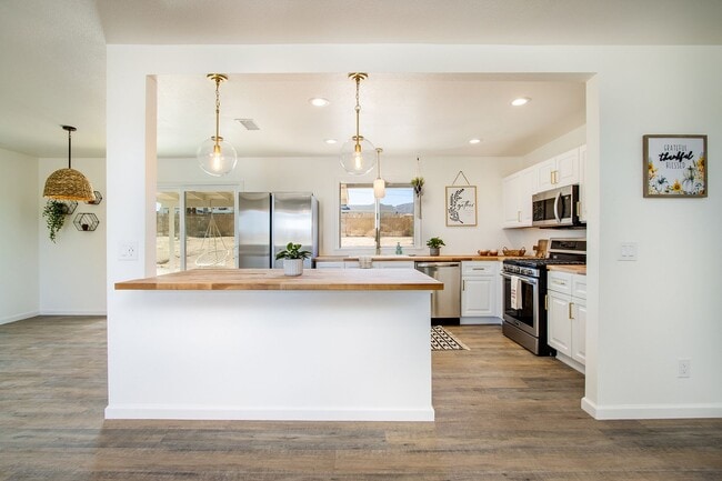 61737 Alta Mura Dr in Joshua Tree, CA - Building Photo - Building Photo