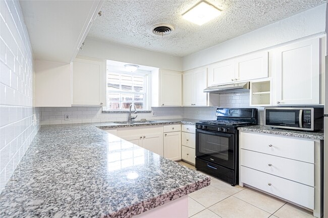 property at 1726 Du Barry Ln