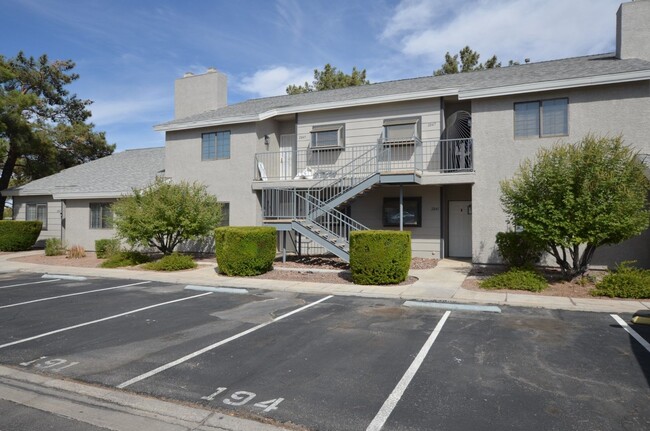 2847 Blue Bonnet Dr in Henderson, NV - Building Photo - Building Photo