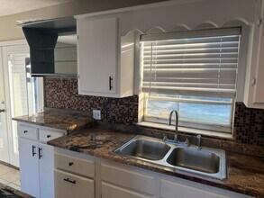 5202 Thornton Ln in Panama City, FL - Building Photo - Building Photo