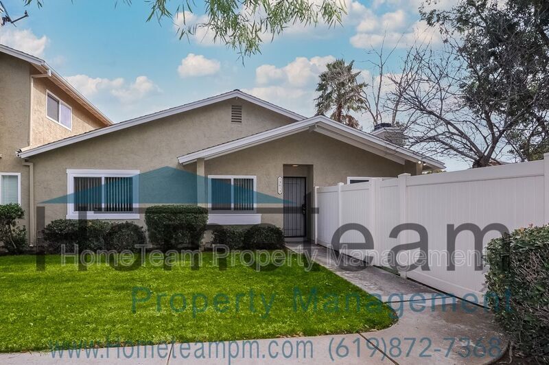 13613 Comuna Dr in Poway, CA - Building Photo