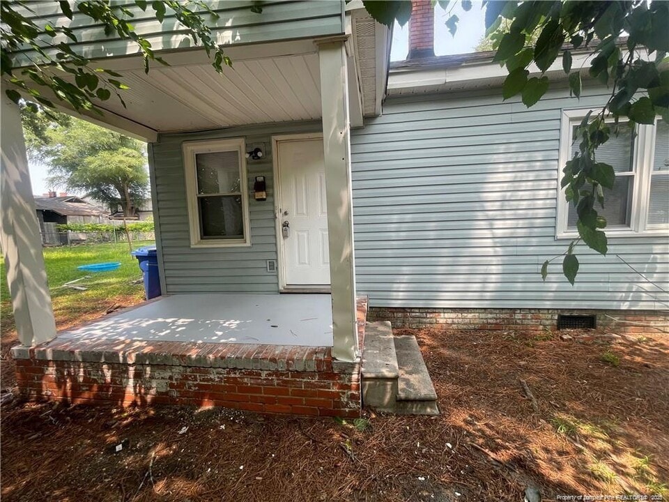 1106 Clark St in Fayetteville, NC - Building Photo