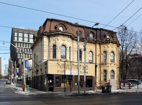 154 Dundas St E in Toronto, ON - Building Photo