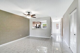21553 Cypress Hammock Dr in Boca Raton, FL - Building Photo - Building Photo