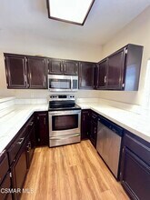 5798 Oak Bank Trail in Oak Park, CA - Building Photo - Building Photo
