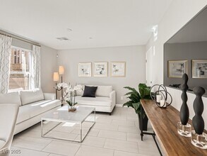 314 Silva Pl in Henderson, NV - Building Photo - Building Photo