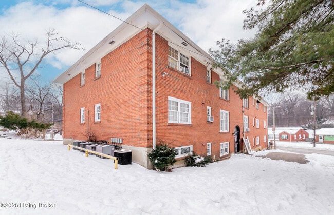 property at 2515 Brownsboro Rd