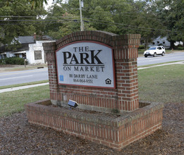 Park on Market Apartments in Anderson, SC - Foto de edificio - Building Photo