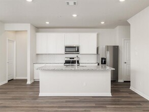 105 Texas Agate Dr in Kyle, TX - Building Photo - Building Photo