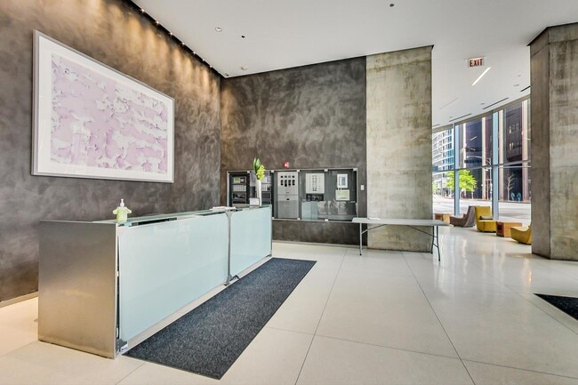 600 N Fairbanks Ct in Chicago, IL - Building Photo - Building Photo