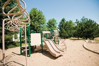 Brittany Springs Apartment Homes in Naperville, IL - Foto de edificio - Building Photo