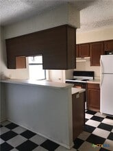 402 Deerwood Dr in San Marcos, TX - Building Photo - Building Photo