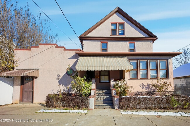 property at 612 Philo St