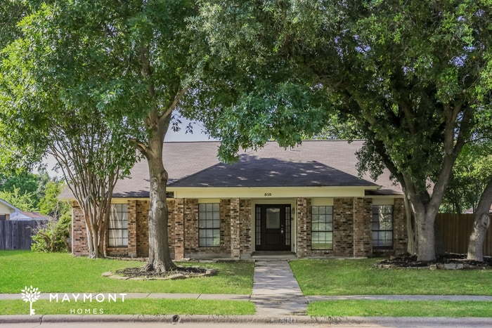 510 Redwood Dr in Grand Prairie, TX - Building Photo
