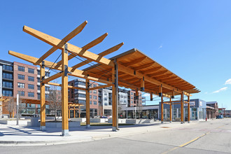 West Building in Wauwatosa, WI - Foto de edificio - Building Photo