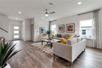 14112 Boquist Dr in Pflugerville, TX - Foto de edificio - Building Photo