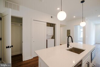5904 Germantown Ave, Unit 403 in Philadelphia, PA - Building Photo - Building Photo