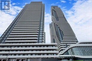 8 Interchange Wy in Vaughan, ON - Building Photo