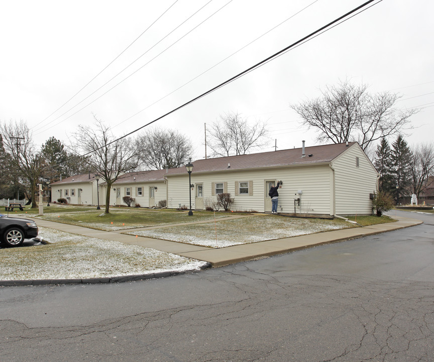 Saint David's Gate Apartments in Plymouth, MI - Building Photo