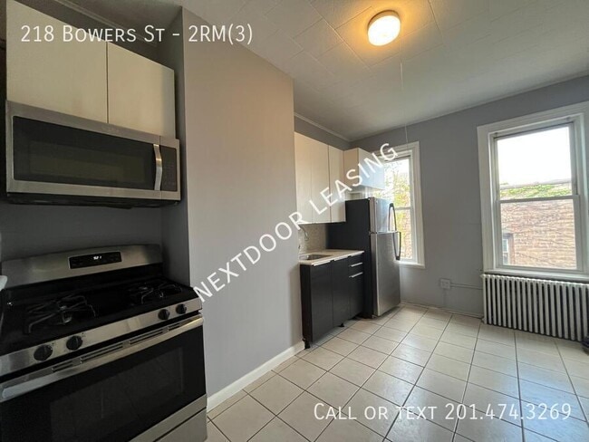218 Bowers St in Jersey City, NJ - Building Photo - Building Photo