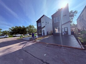 824 Mabel St in Richmond, TX - Building Photo