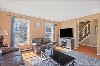 102 Clinton St in White Plains, NY - Building Photo - Building Photo