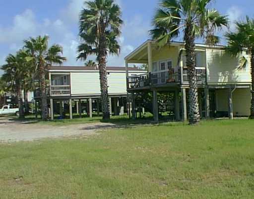 522 Sixth St in Port Aransas, TX - Foto de edificio - Building Photo