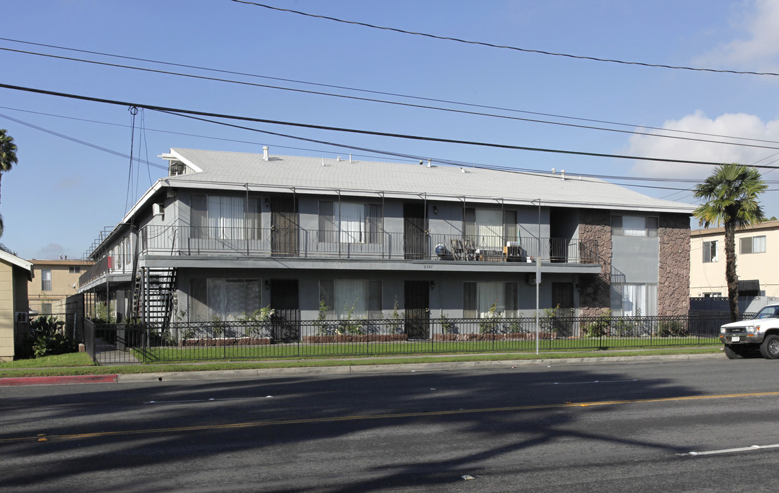 6501 Western Ave in Buena Park, CA - Building Photo