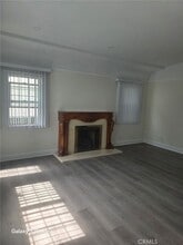 521 E Valencia Ave in Burbank, CA - Building Photo - Building Photo