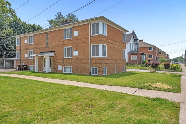 18997 Hilliard Blvd in Rocky River, OH - Building Photo - Building Photo