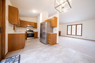 3655 Falcon Way in Eagan, MN - Building Photo - Building Photo