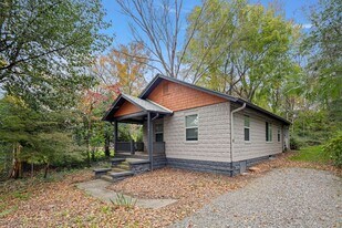 4 Piedmont Rd in Asheville, NC - Building Photo