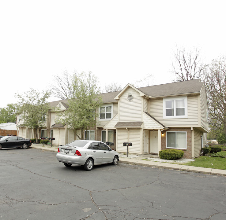 Skylane Apartments in Clawson, MI - Building Photo