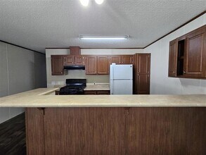 308 Bay Port Cir in Springport, MI - Building Photo - Building Photo