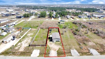 1416 Rd 5601 in Cleveland, TX - Building Photo