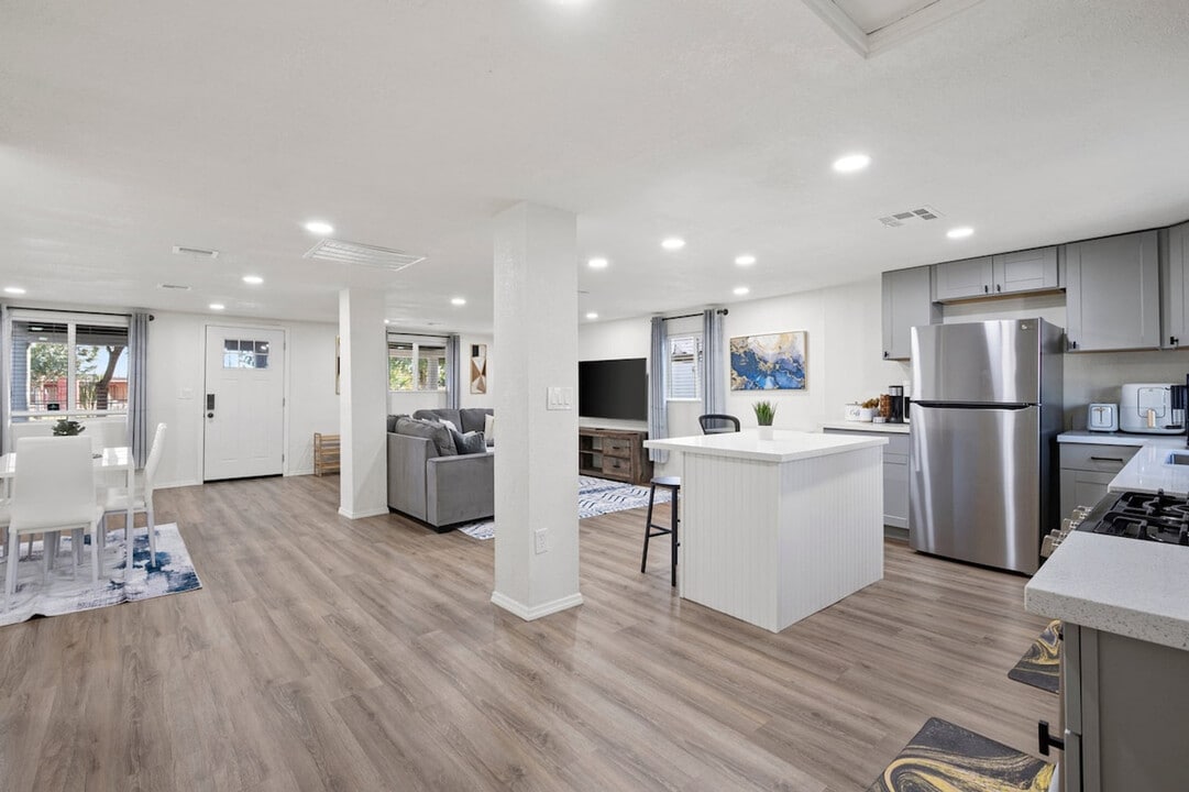 4009 W Grant St in Phoenix, AZ - Building Photo