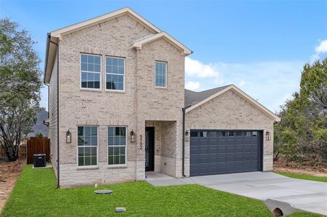 5702 Barkridge Dr in Granbury, TX - Building Photo - Building Photo